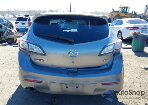 2010 Mazda Mazda3 S Grand Touring из США, поврежденный, VIN JM1BL1H50A1273179